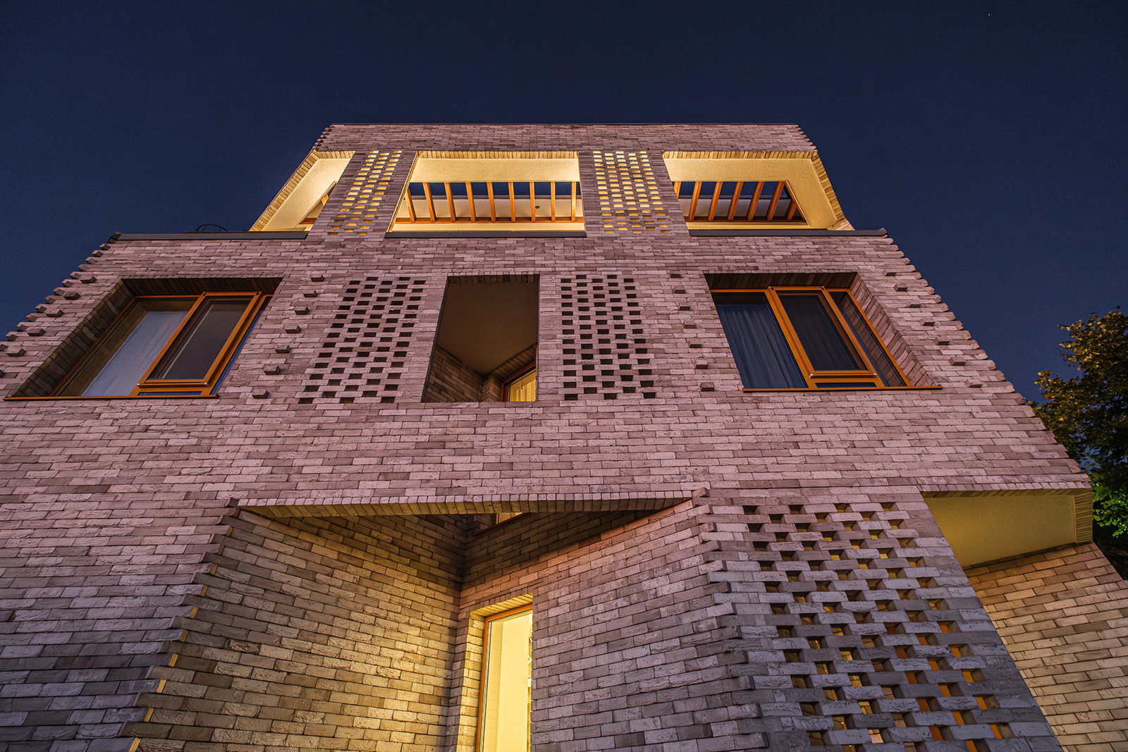 16_Dermenka-Facade-West-8
