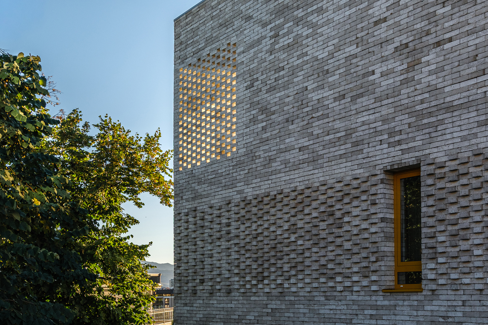 09_Dermenka-Facade-East-2