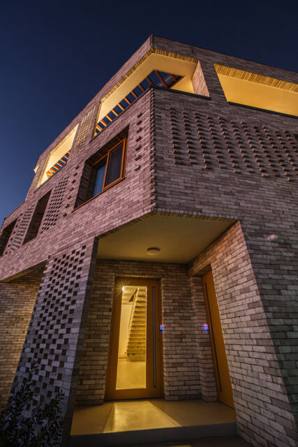 15_Dermenka-Facade-SouthWest-5