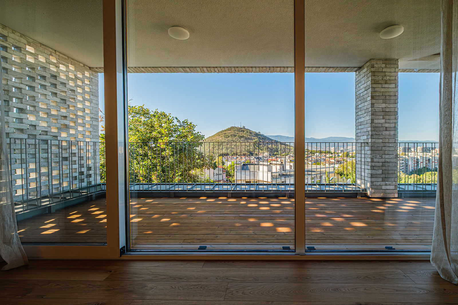20_Dermenka-Living-Room-2